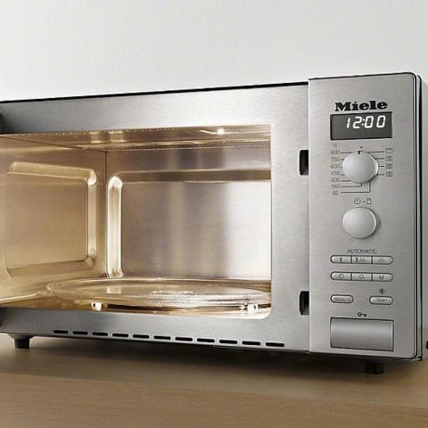 Mikroto'lqinli pech PREMIER 20MWKS2