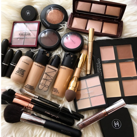 KASMETIKALAR TUPLANMASI MAC STILER