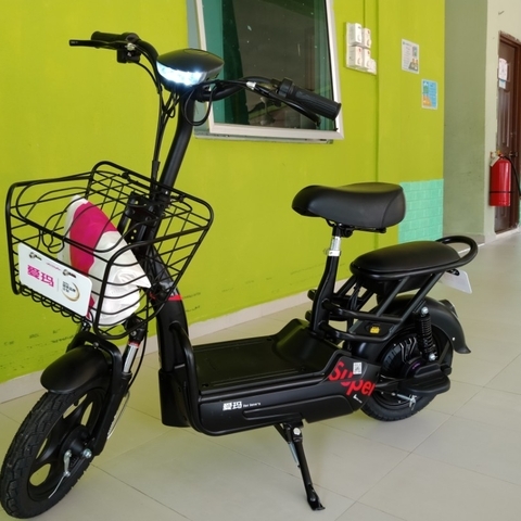 VELO SKUTER HONDA { 1564 }	